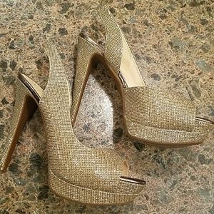Brand New Jessica Simpson Gold Platform Heels