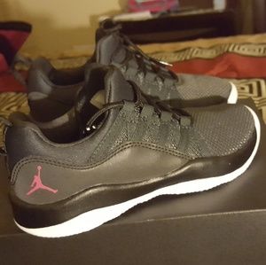 Girls Jordan Deca Fly Sneakers