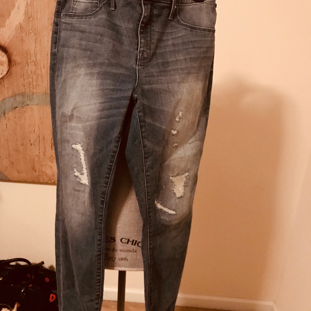 Distressed JEGGINGS