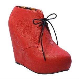 Iron Fist Tigre and Bunny Wedges