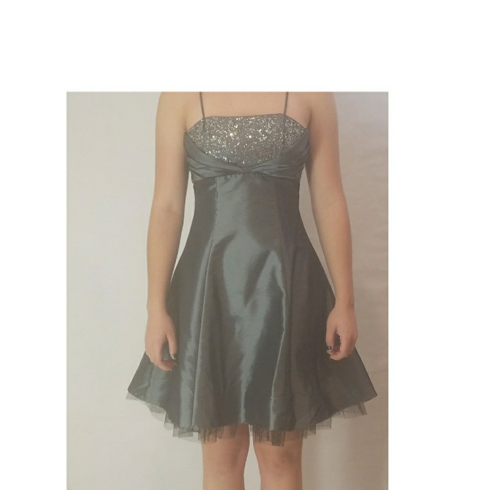 Juno Short Formal Dress Sz 4