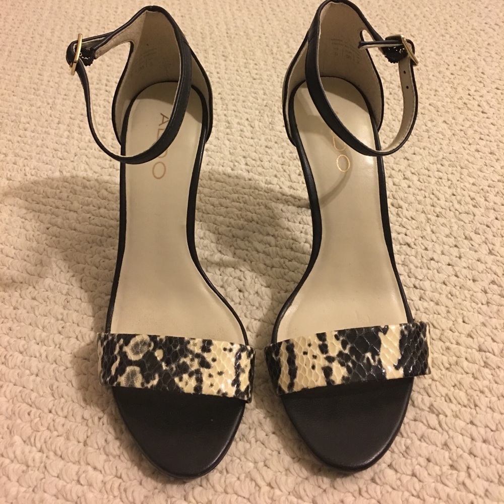 Strappy heels!