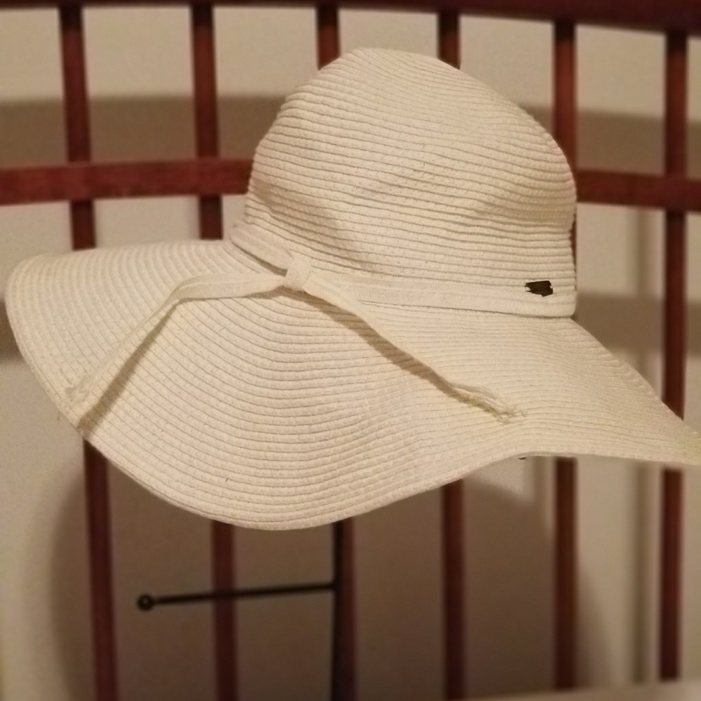 Hat - Picture 1 of 3