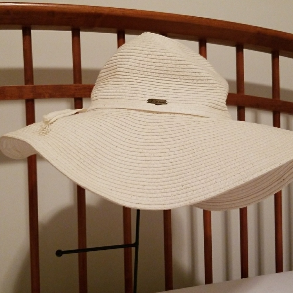 Hat - Picture 3 of 3