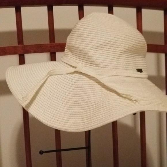 Hat - Picture 2 of 3