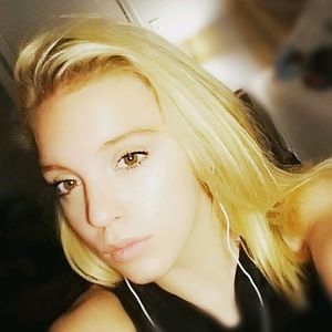 Meet your Posher, Hailey