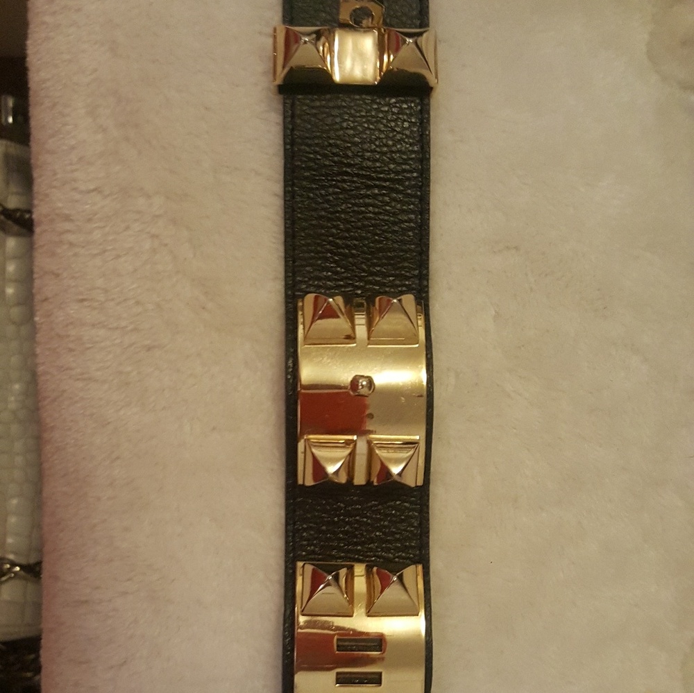 Pyramid studded  leather bracelet