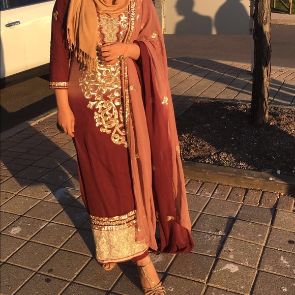 Beige and maroon Pakistani dress - Picture 2 of 2