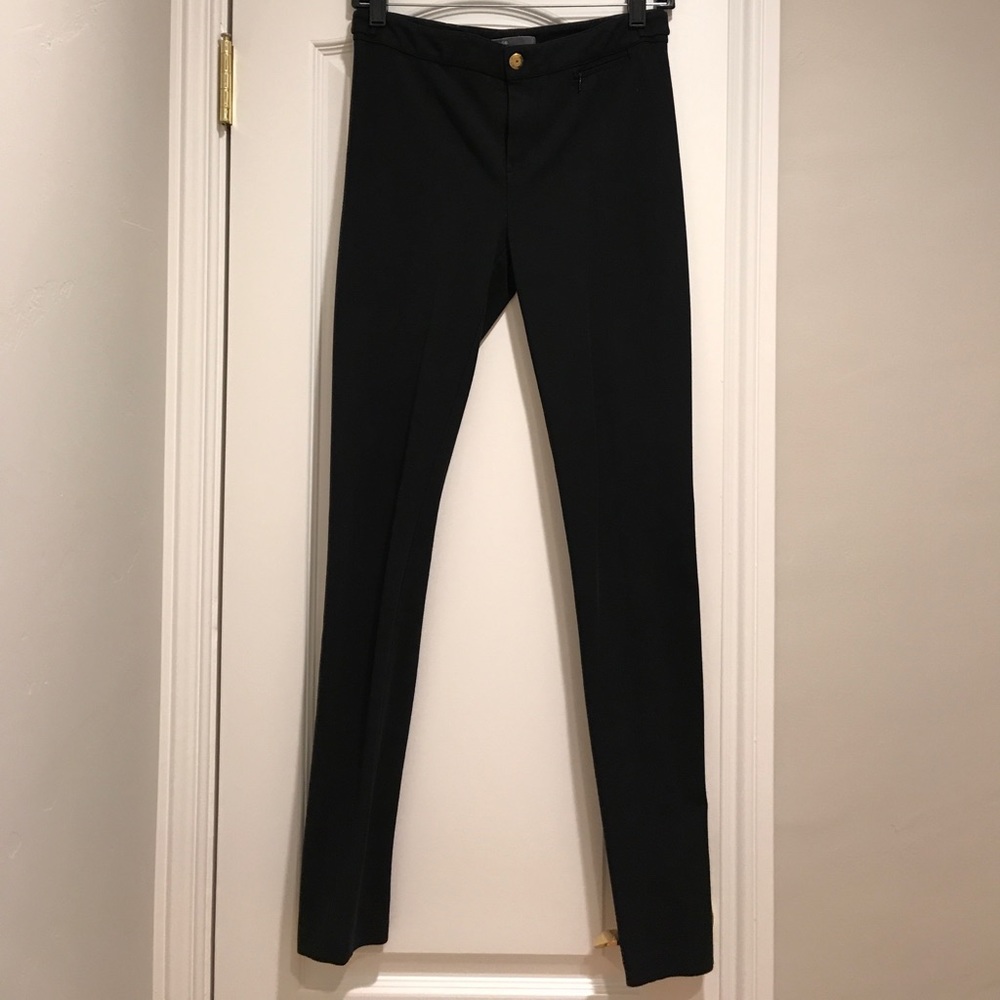 Vince black leggings perfect for this Fall.