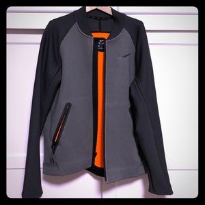 🚨 price drop🚨 Nike therma jacket