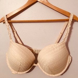 Victoria’s Secret cream lace push up bra