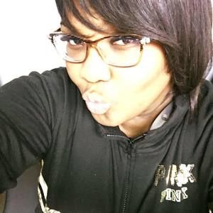 Meet your Posher, Mickie