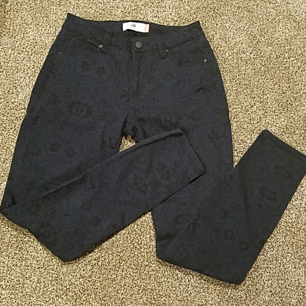 Cabi Lace Curvy Skinny pant