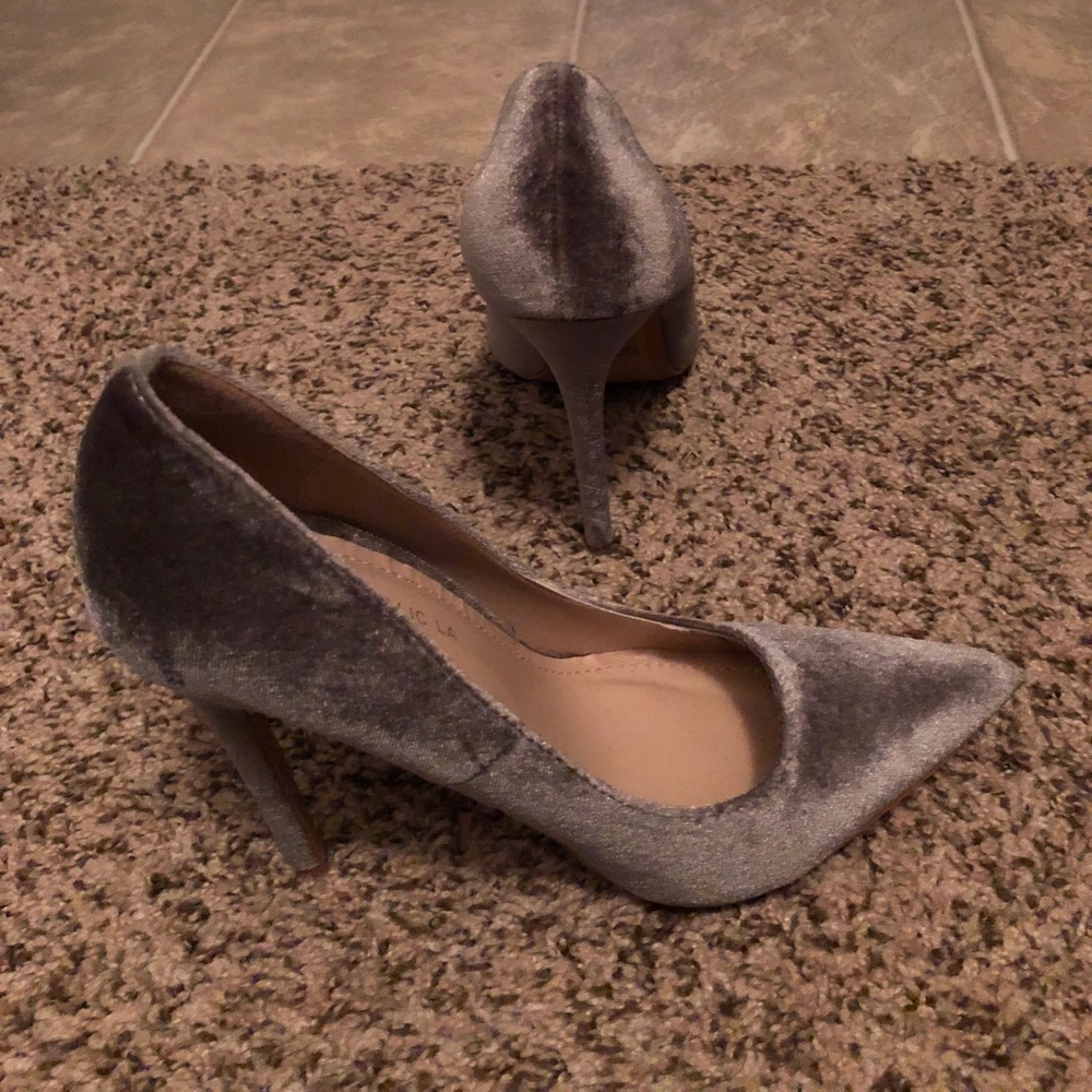 Suede pumps