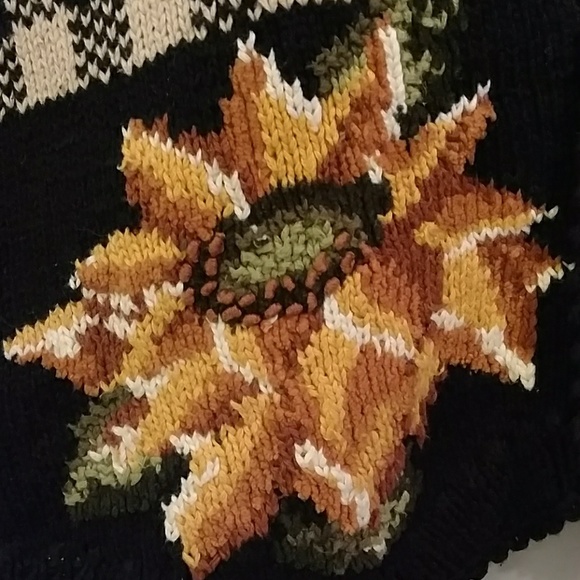 VTG 90s Handknitted Floral Sweater Vest M - EUC - Picture 4 of 7