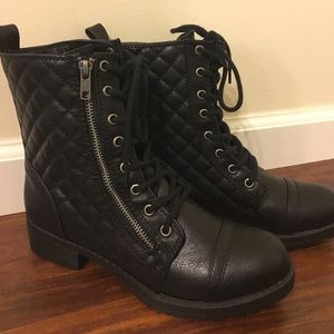 Black Steve Madden combat boots