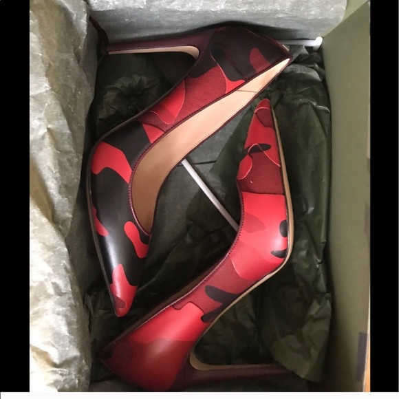 Valentino Rockstud Heels 👠 HOST PICK - Picture 3 of 8