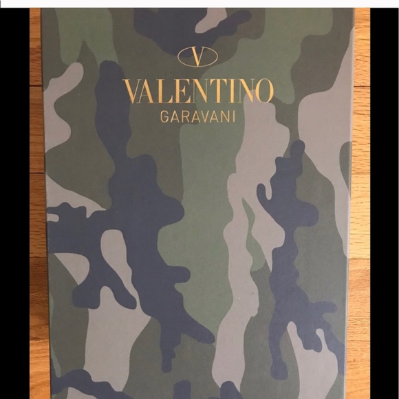 Valentino Rockstud Heels 👠 HOST PICK - Picture 5 of 8