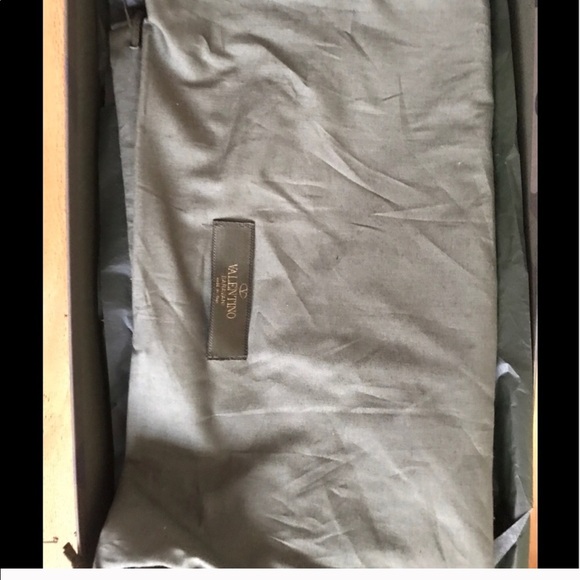 Valentino Rockstud Heels 👠 HOST PICK - Picture 7 of 8