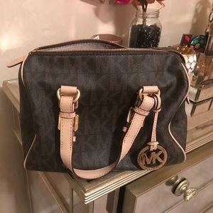 Michael kors purse
