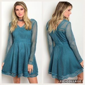 New Glam Lace V-Neck Skater Dress, size Small