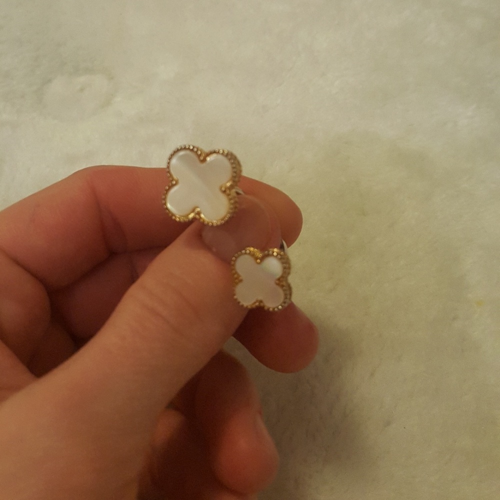 2  clover ring in mop
