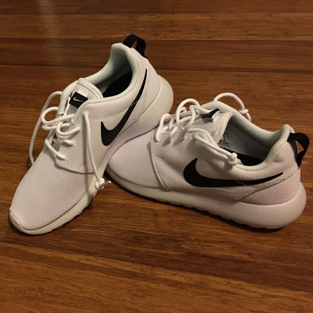 Nike Roshe Run Shoes 👟