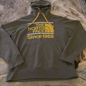 NORTH FACE SWEATER
