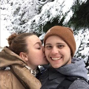 Meet your Posher, Devin