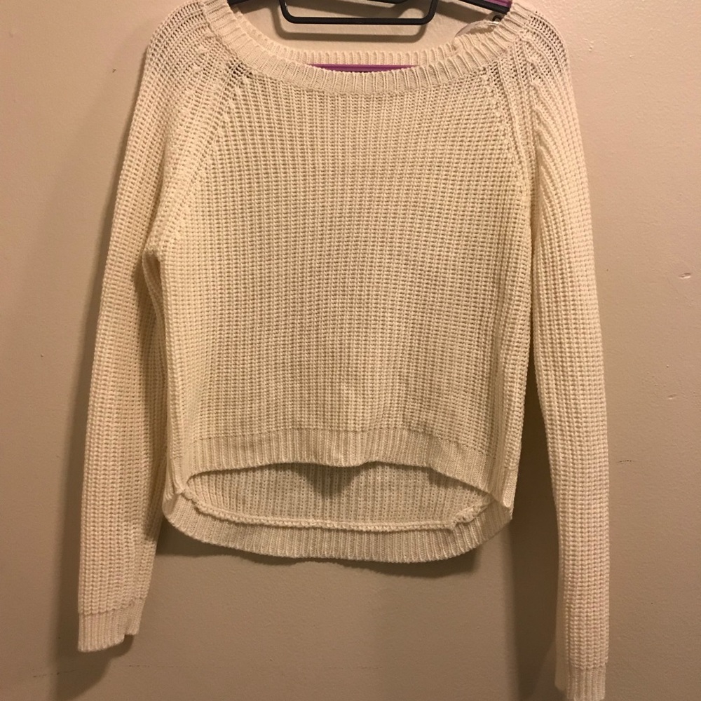 White knitted crop sweater