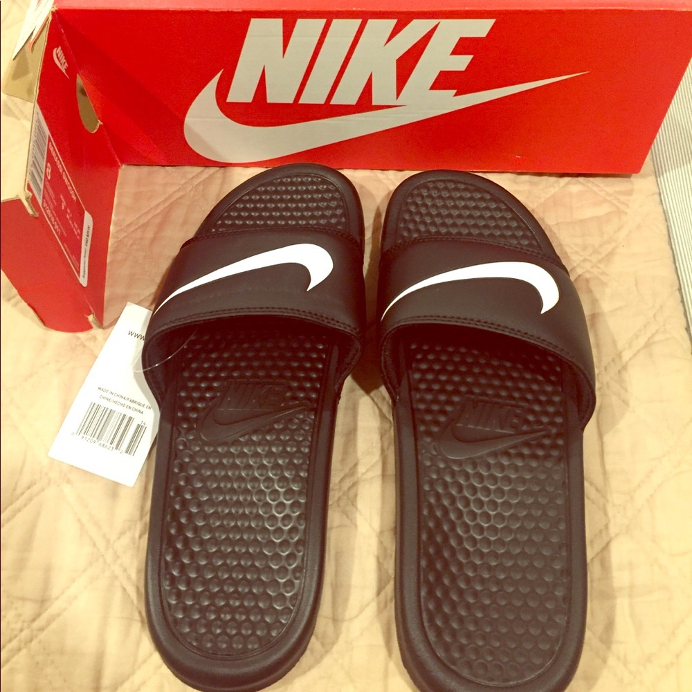 Nike flip flops