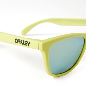 Oakley Frogskin sunglasses 😎
