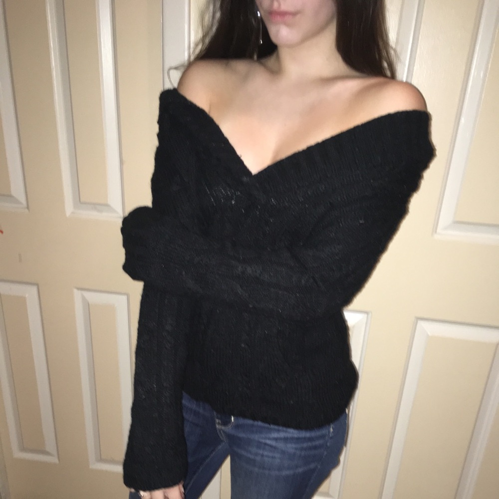 Black Knit Shawl/ V-Neck Hoodie