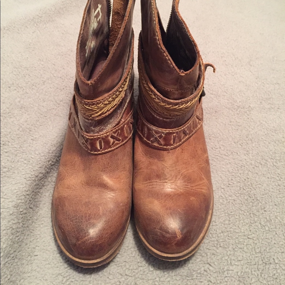 Distressed Ankle cow girl boots