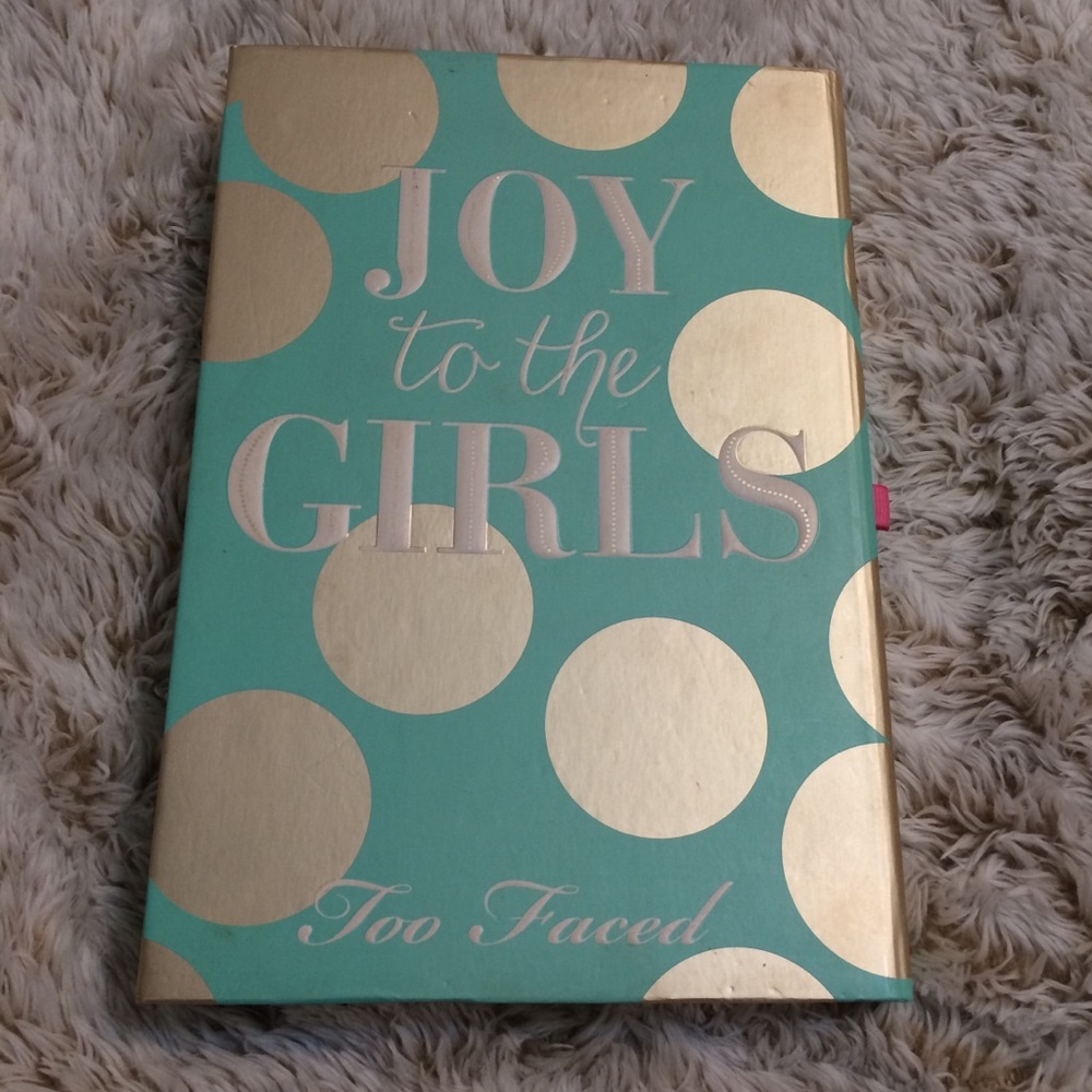 Too Faced Joy to the Girls eyeshadow pallet