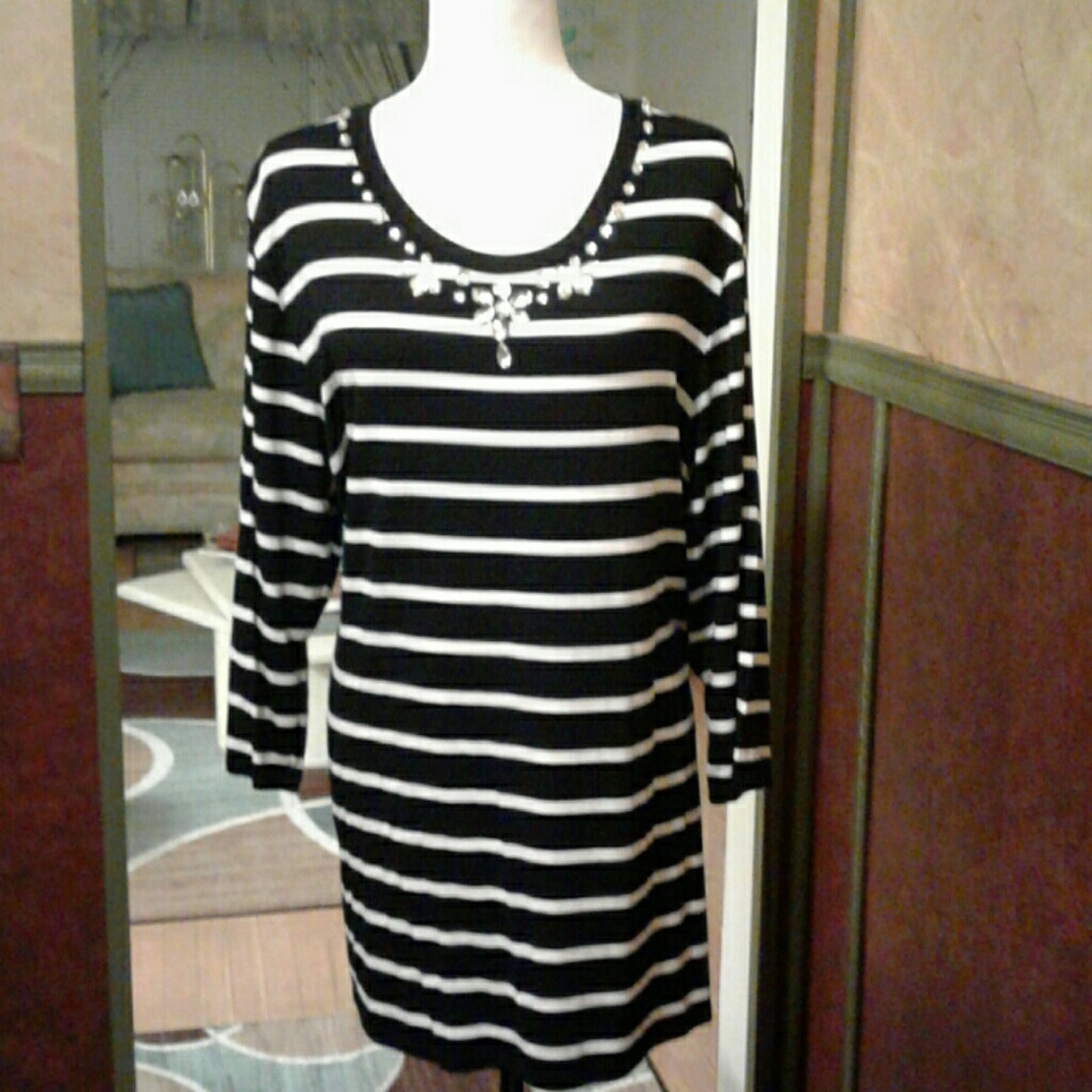 Black and white blouse