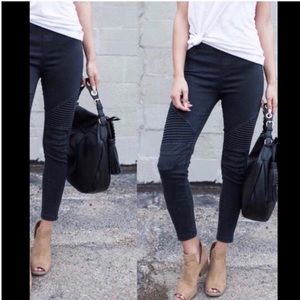 Motor black legging with ankle zipper
