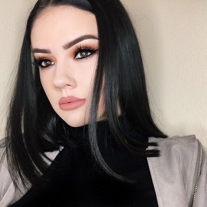 Meet your Posher, Madeline