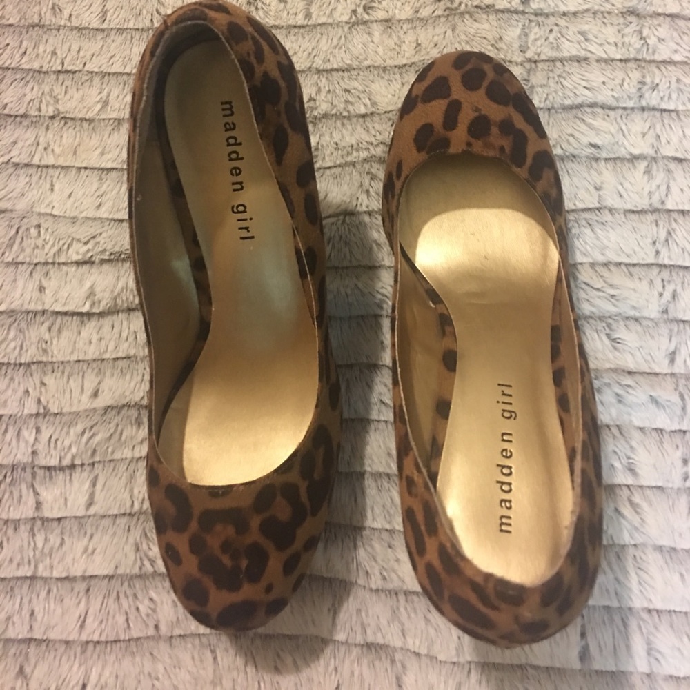 NWOT Steve Madden Madden Girl Leopard Platform 9M