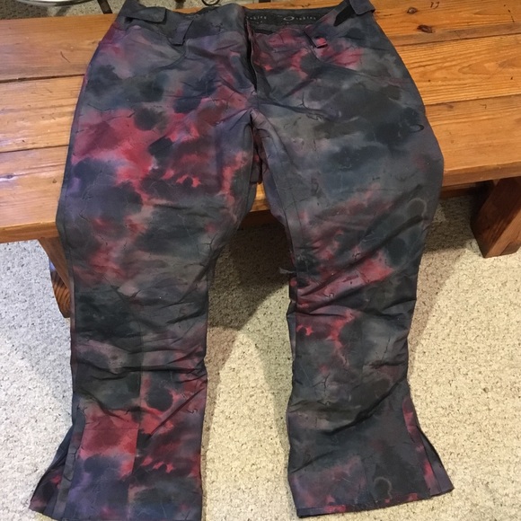 patterned ski pants