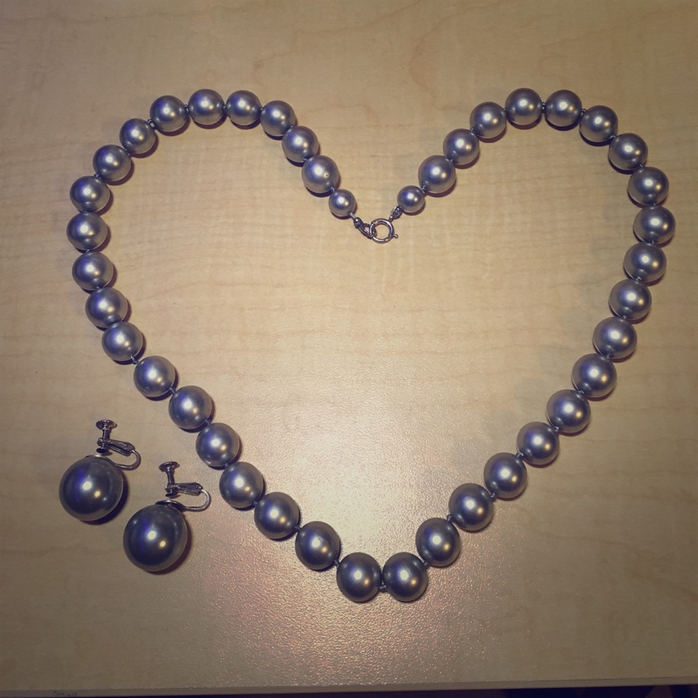 Necklace and clip-on earrings