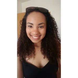 Meet your Posher, Alexis