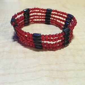 Magnetic bracelet/necklace