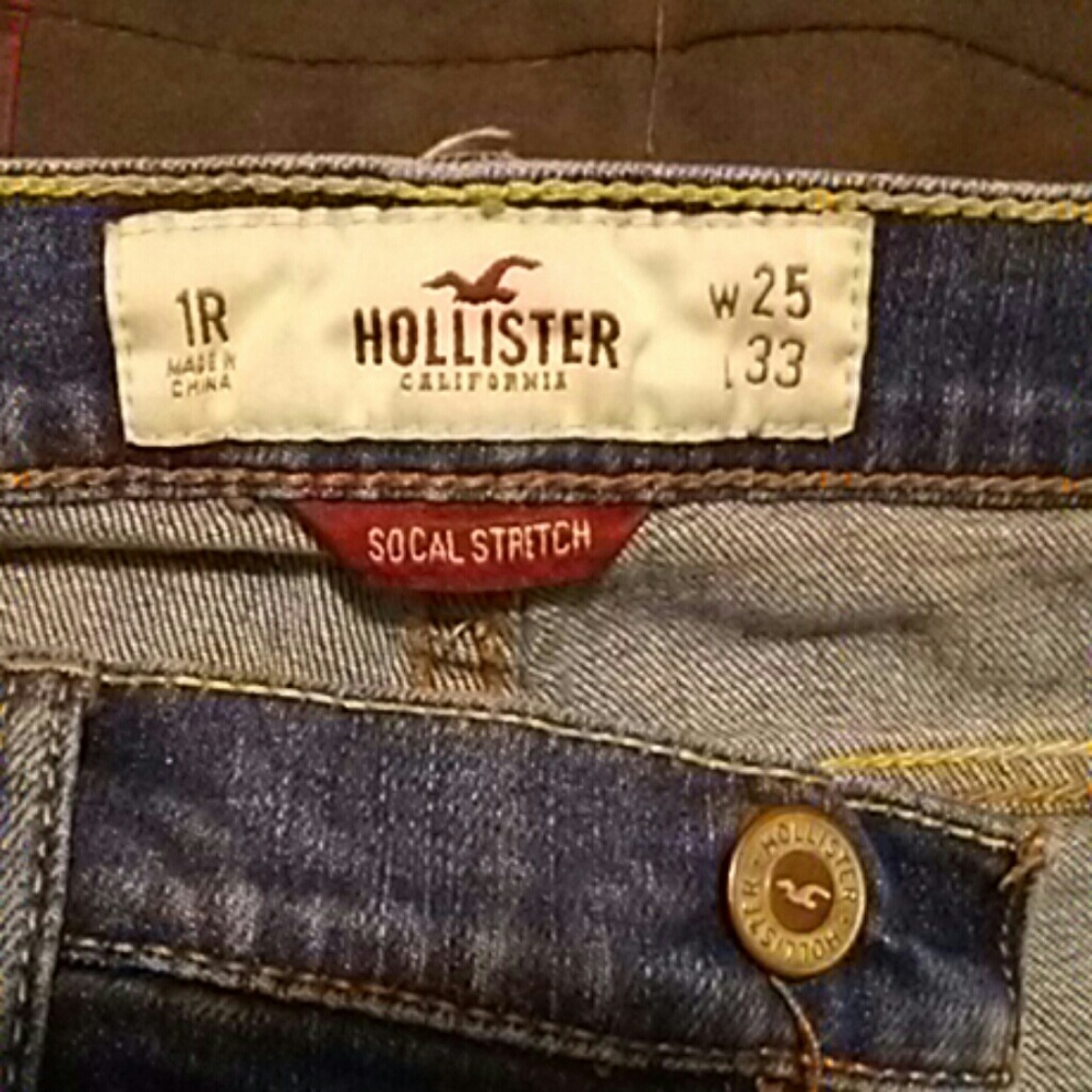 Hollister.  1r.   25w. 33L
