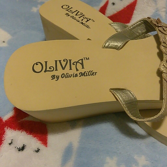 Sandles - Picture 3 of 3