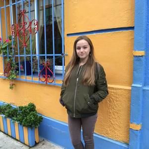 Meet your Posher, Olivia