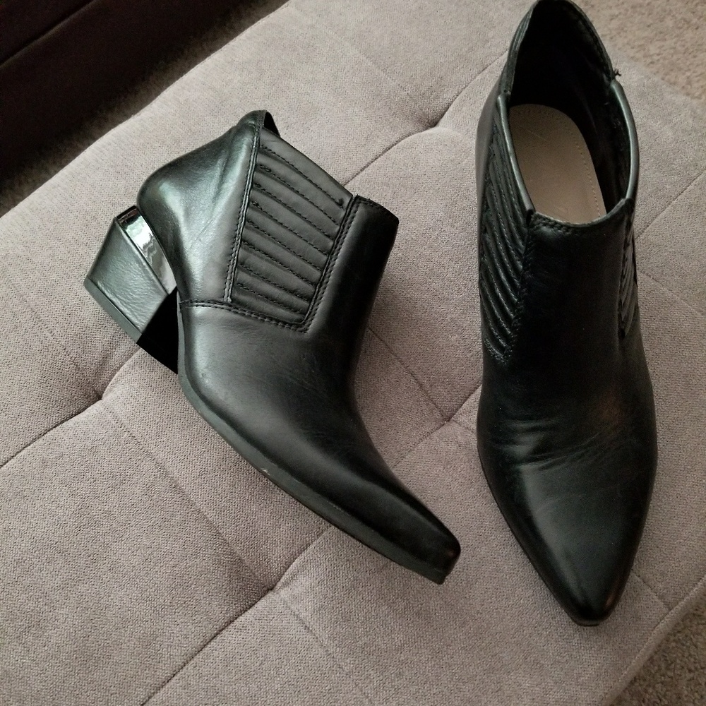 Naya Tezla Ankle Boots