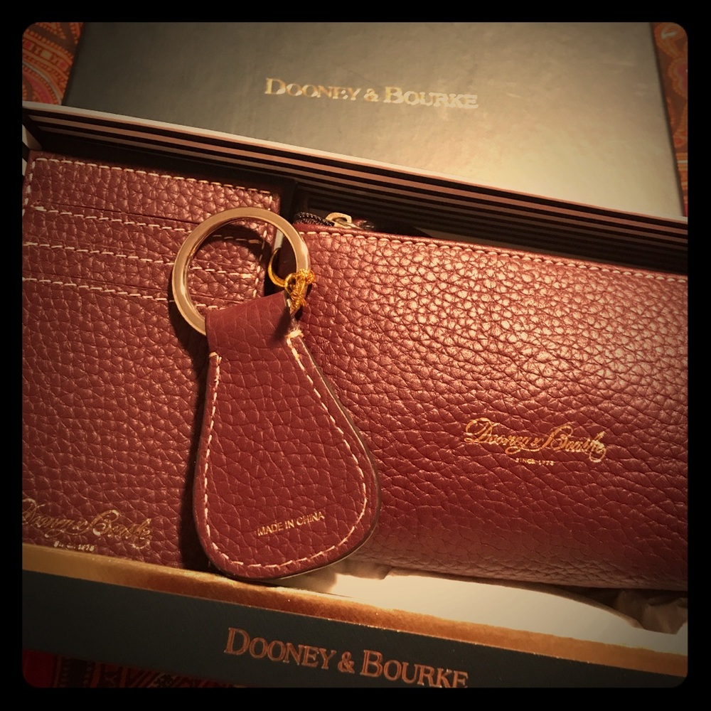 Dooney and Bourke gift set