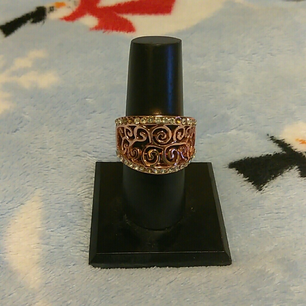 Beautiful CZ filigree ring