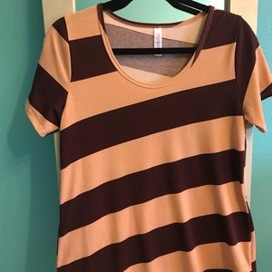 NWOT Small LuLaRoe Classic T.